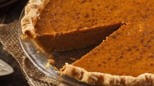 7 Traditional Thanksgiving Foods Brought to You By Bees