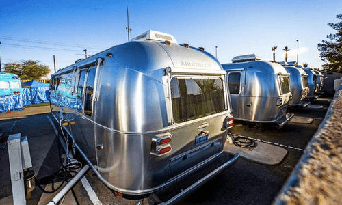 Find Out Why Multi-Millionaire CEO of Zappos Lives in a Trailer Park