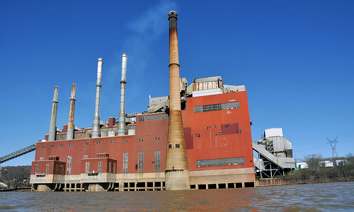8,000 Gallons of Oil Spill Into Ohio River From Duke Energy Coal Plant