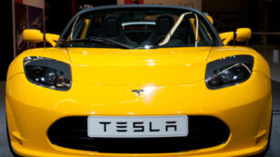 Tesla Announces Huge Renewable Energy-Fueled Battery Factory Near Reno