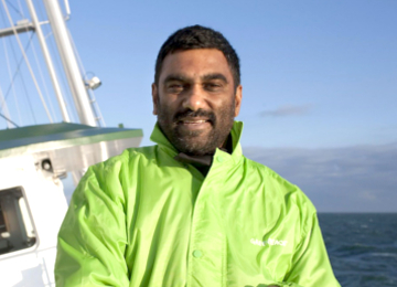 Greenpeace Director Kumi Naidoo Offers Himself in Exchange for Release of Arctic 30
