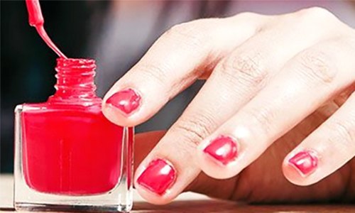 Duke Researchers Find Nail Polish Chemical in Women’s Bodies