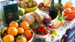 Can the Mediterranean Diet Protect You Against Air Pollution Health Risks?