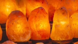 Why You Should Have a Himalayan Salt Lamp in Your Home
