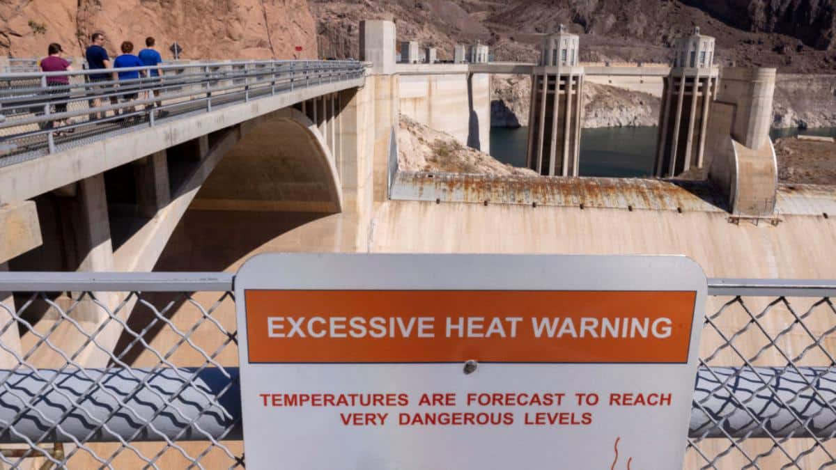 ​A sign at Hoover Dam warns of "very dangerous levels" of heat.