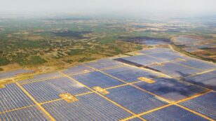World’s Largest Solar Plant Goes Online