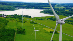 German Utilities Pay Customers to Use Electricity Thanks to Renewables Surplus