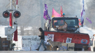 Canadian Police Break up Indigenous Solidarity Blockade, Arrest 10