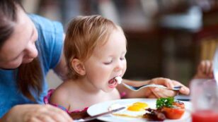 Dr. Hyman: 5 Ways to Raise Healthy Eaters