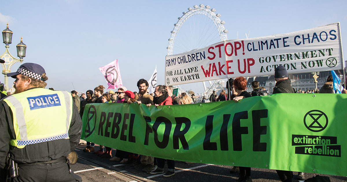 6,000 Climate Activists Block 5 London Bridges, Demand Urgent Action