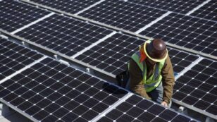 Unemployed Texas Oil Workers Find Jobs in Growing Solar Industry