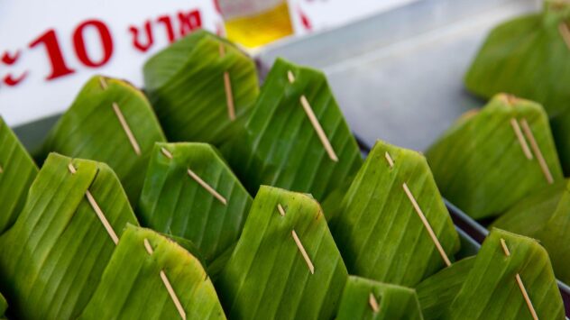 Supermarkets in Thailand and Vietnam Swap Plastic Packaging for Banana Leaves