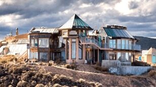 Want to Get Off the Grid and Live in Harmony With Nature? Build an Earthship