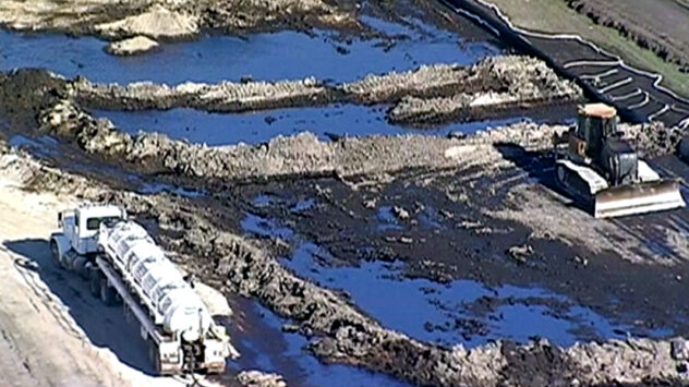 Texas Pipeline Spills 600,000 Gallons of Oil One Week Before DAPL Is Approved
