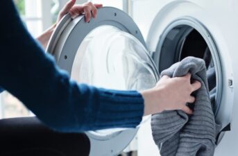 Study Finds Synthetic Clothes Contributed 4,000 Metric Tons of Plastic Microfibers in California