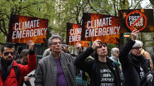 Poll: 96% of Democratic Voters Want 2020 Nominee to Prioritize Climate Action