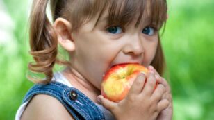 Want to Avoid Feeding Your Kids Pesticides That Can Harm Their Brains? Read This