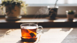 8 Herbal Teas to Help Reduce Bloating