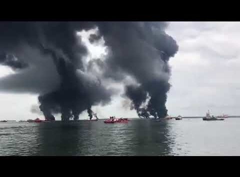 Deadly Oil Spill Leaves Indonesian Bay ‘Like a Gas Station’