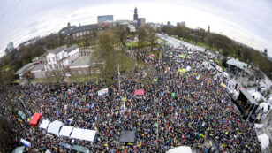 60,000-Strong Fridays for Future Protest in Hamburg, Germany Prompts Question: ‘Where Are You, USA?’