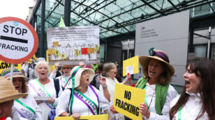 Fracking to Restart in England Within Weeks