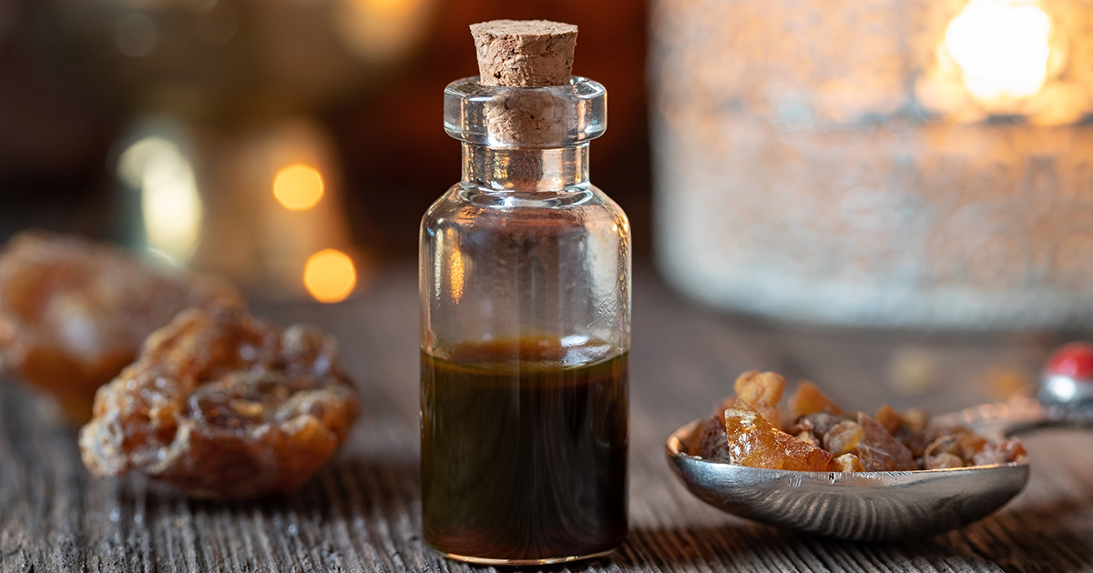 11 Surprising Benefits and Uses of Myrrh Oil