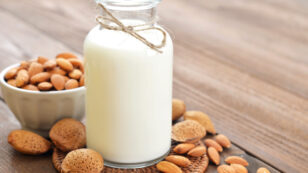 7 Health Benefits of Almond Milk