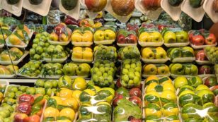 Plastic Packaging on Fresh Fruits and Vegetables Increases Food Waste, Study Finds