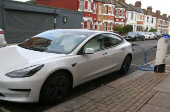 Electric Car Sales in UK Have Record Month