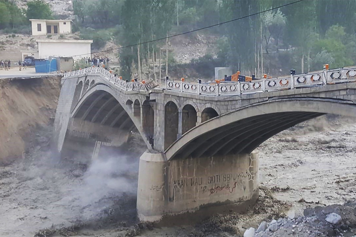 The Hassanabad bridge in Pakistan collapsed due to a flash flood.