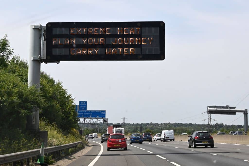 heat wave warning on highway