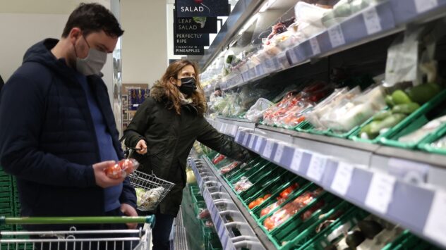 UK Supermarket Chain Scraps Best-Before Dates to Reduce Food Waste