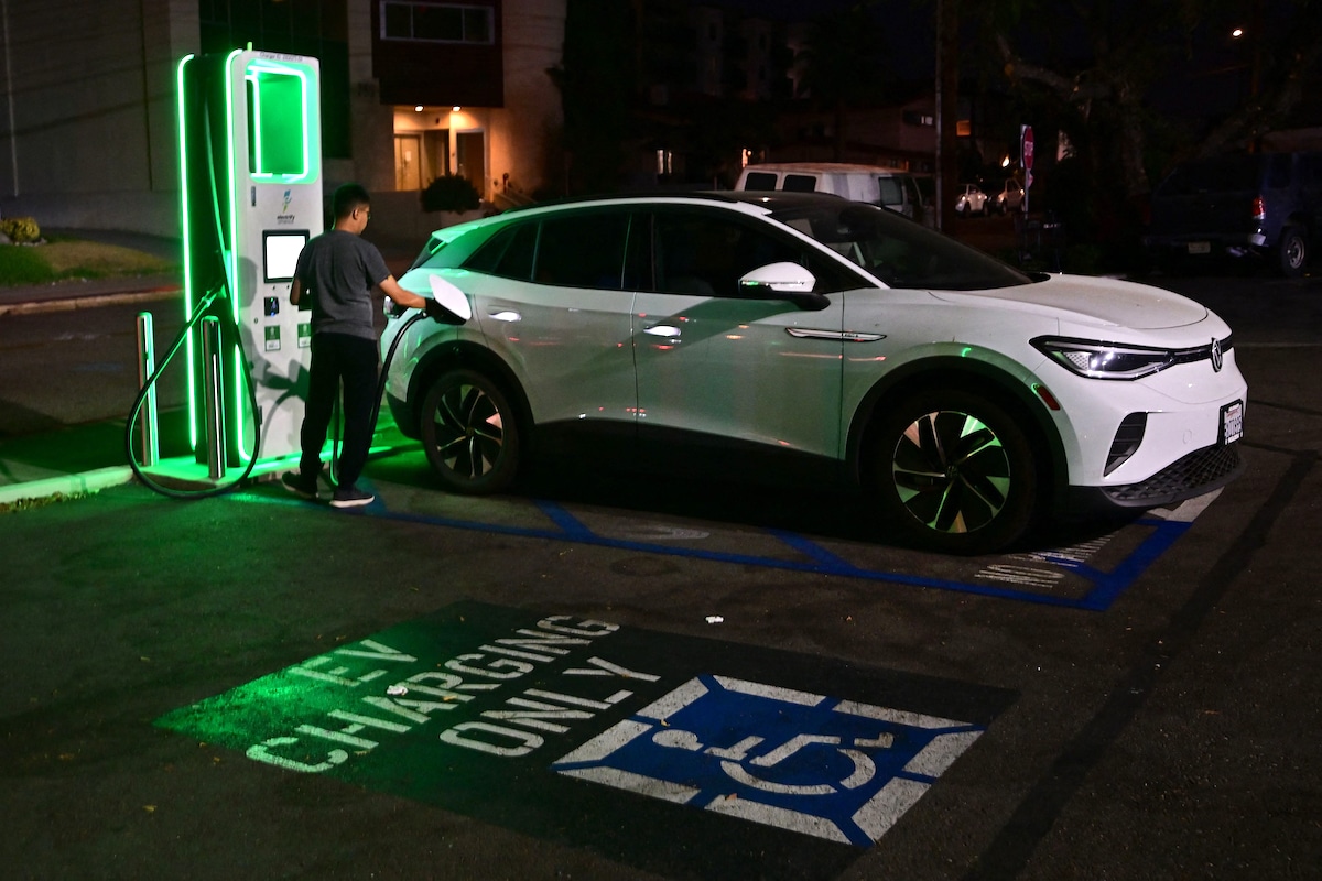 California Asks EV Owners to Limit Charging During Labor Day Weekend Heat Wave