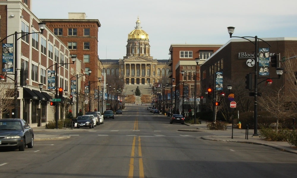 Street view of downtown Des Moines