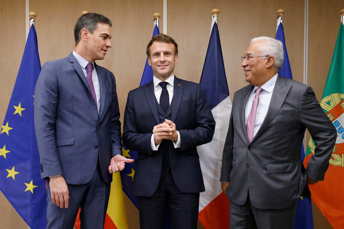 French President Emmanuel Macron, Spain's Prime Minister Pedro Sanchez and Portugal's Prime Minister Antonio Costa