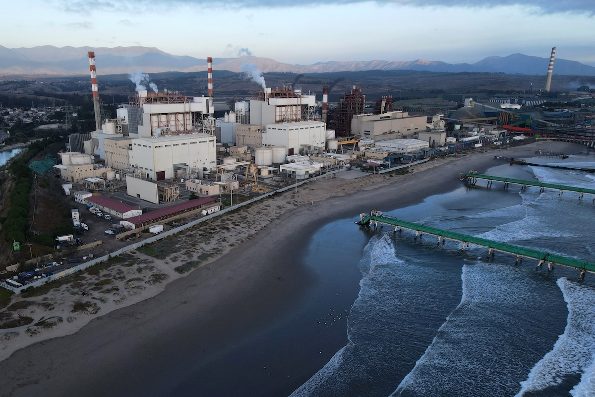 Coal-fired thermoelectric plants and oil pipelines on the coast in Punchuncavi, Chile