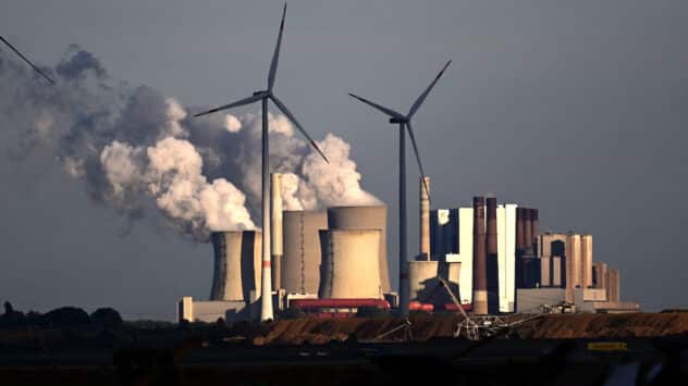 Continued Rise in Carbon Emissions Offset by Renewable Energy Surge, IEA Says