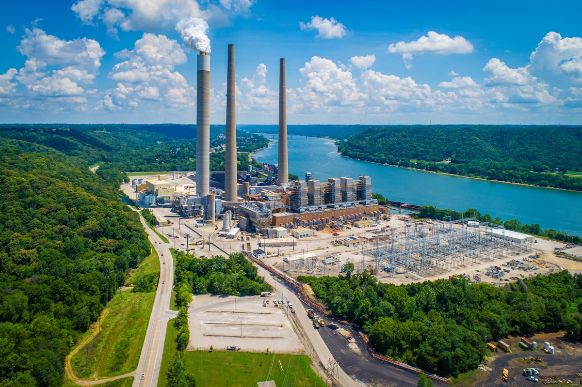 An aerial view of a coal-fired power plant on the Ohio River