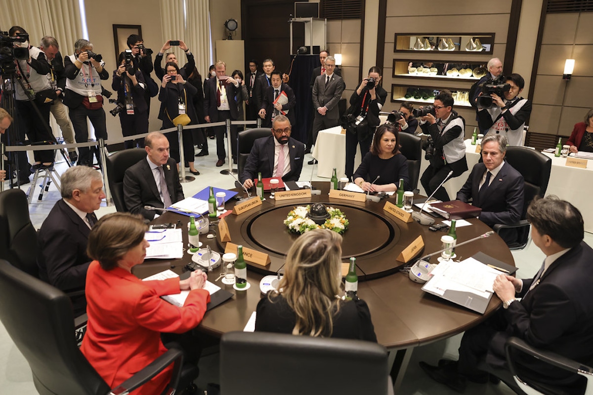 G7 foreign ministers meeting around a table in Karuizawa, Japan