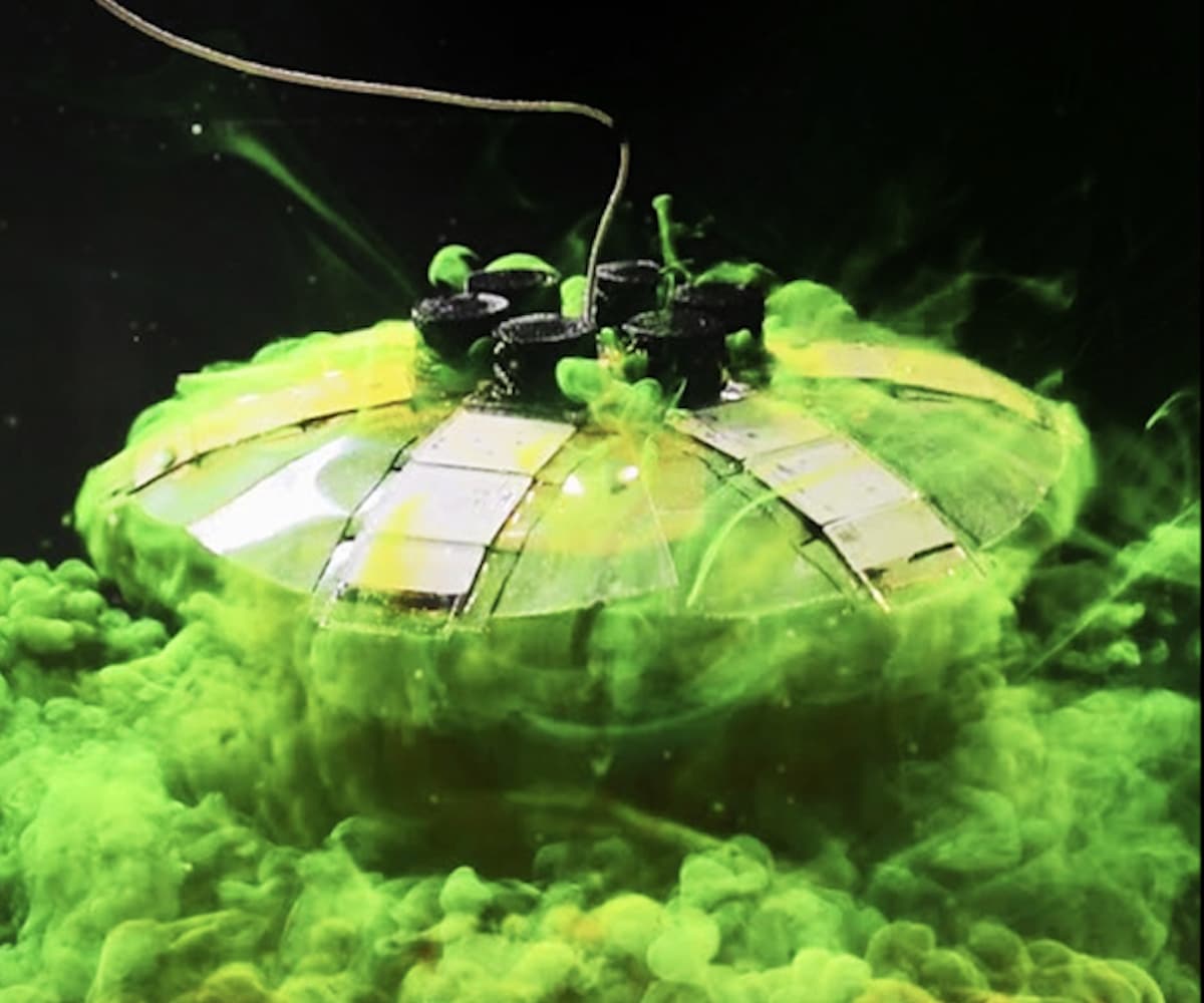 The Jellyfish-Bot in an underwater experiment with fluorescein dye