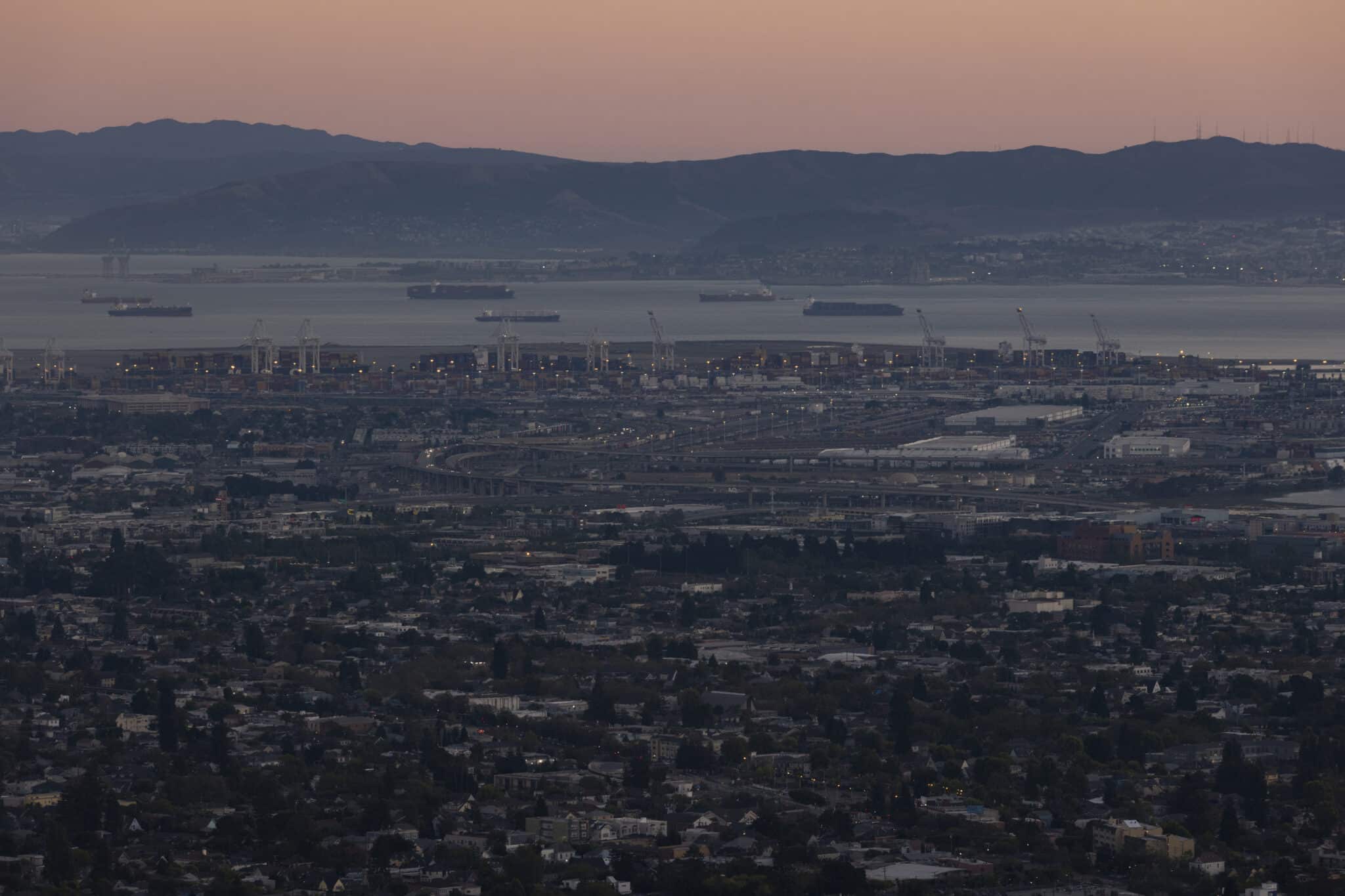 Oakland, California, residents facing disparities due to pollution.