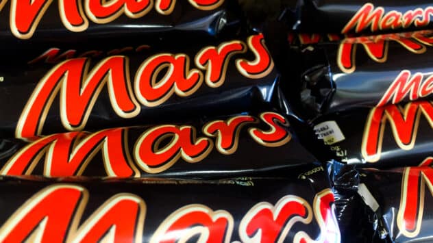 Mars Tests New Paper Candy Bar Wrappers in UK