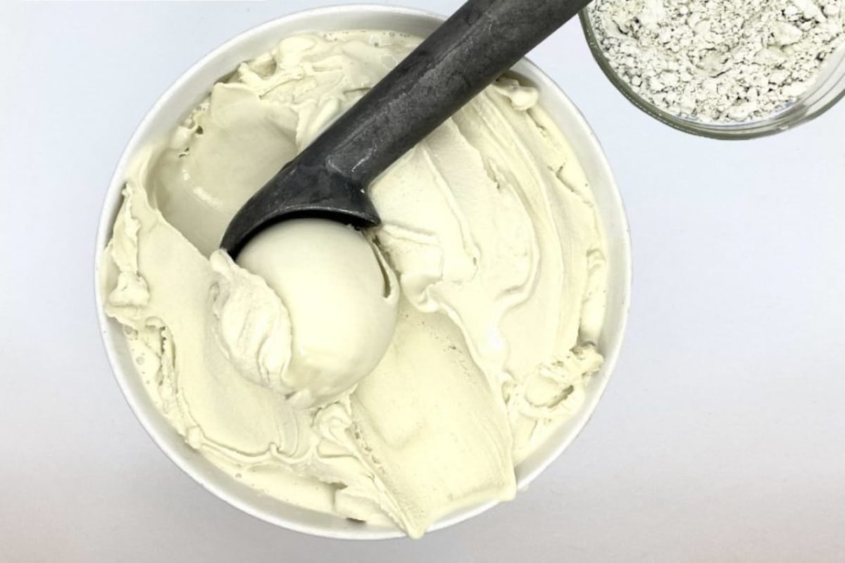 Vegan ice cream made from chlorella protein concentrate