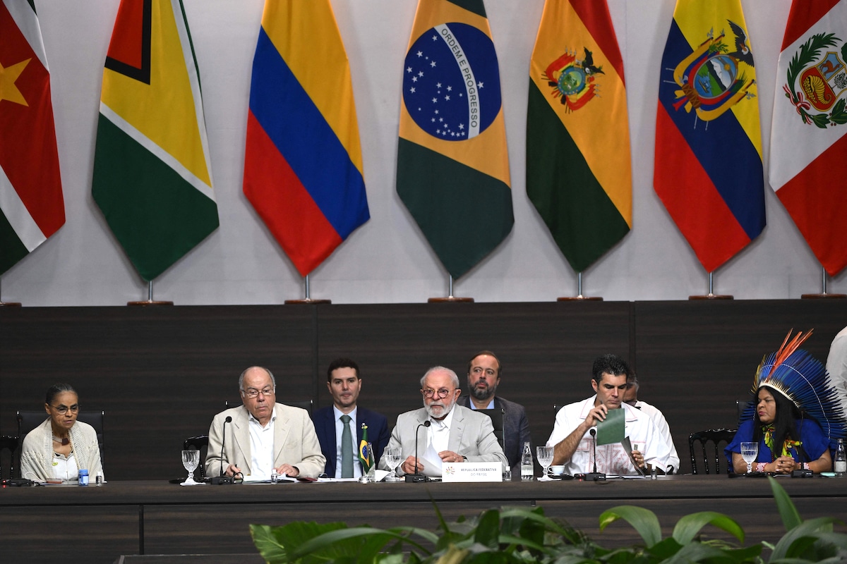 Brazil's Environment Minister Marina Silva, Foreign Minister Mauro Vieira, President Luiz Inacio Lula da Silva, Para State Governor Helder Barbalho and Indigenous Peoples Minister Sonia Guajajara attend the Amazon Summit at the Hangar Convention Centre in Belem, Para State, Brazil