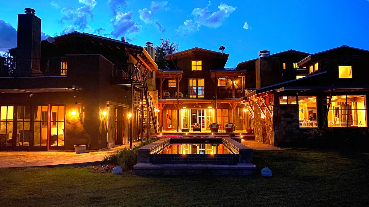 A mansion in Colorado lit up at night