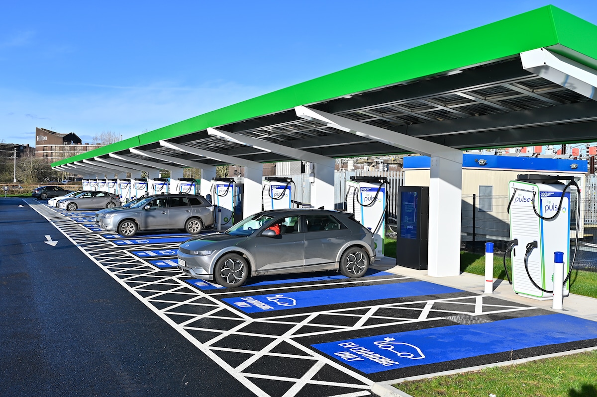 photo of UK Installs Nearly 6,000 Public EV Chargers in First 3 Months of 2024 image